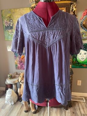 Knox Rose Lavender Eyelet V-Neck Short Sleeve Blouse